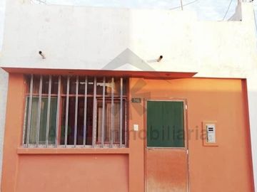 VENTA DE CASA CERCA AL BALNEARIO DE PIMENTEL