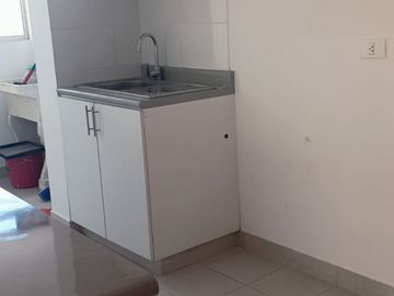 BAJO PRECIO SE VENDE LINDO DEPARTAMENTO MAS COCHERA