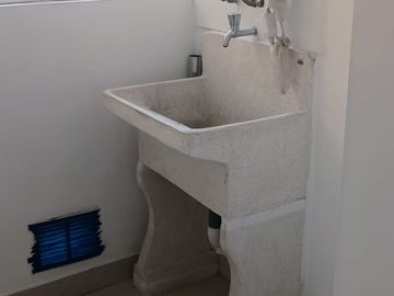 BAJO PRECIO SE VENDE LINDO DEPARTAMENTO MAS COCHERA