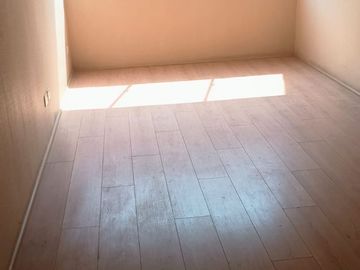 BAJO PRECIO SE VENDE LINDO DEPARTAMENTO MAS COCHERA
