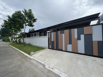 4-Bedroom Corner Modern Smart House in BF Homes, Parañaque City