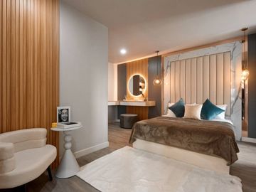 Selling a condo Luxury Style in KN Town condominium