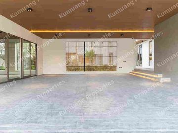 Luxury Home 5 Bedrooms in World Club Land Village, Near Makro Hang Dong, Big C Hang Dong Chiang Mai Airport