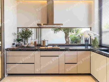 Luxury Home 5 Bedrooms in World Club Land Village, Near Makro Hang Dong, Big C Hang Dong Chiang Mai Airport