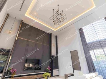 Luxury Home 5 Bedrooms in World Club Land Village, Near Makro Hang Dong, Big C Hang Dong Chiang Mai Airport