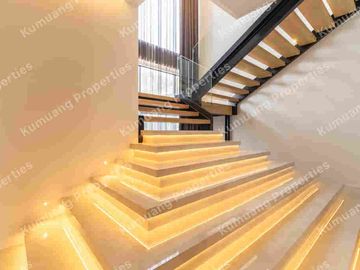 Luxury Home 5 Bedrooms in World Club Land Village, Near Makro Hang Dong, Big C Hang Dong Chiang Mai Airport