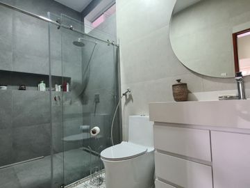 Hay momentos en la vida en los que sabemos que es hora de un cambio. Un nuevo hogar, una nueva ciudad, una nueva historia.