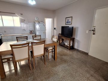 VENDO AMPLIO DEPARTAMENTO CENTRICO BAHíA BLANCA