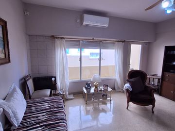 VENDO AMPLIO DEPARTAMENTO CENTRICO BAHíA BLANCA