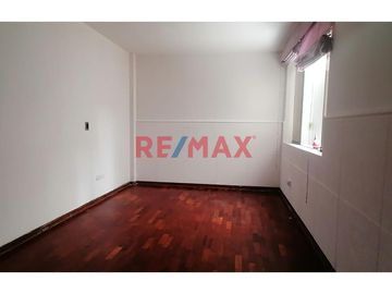 1129341 🏡 Departamento En Venta En Pueblo Libre – 1Er Piso Con Cochera 🚗