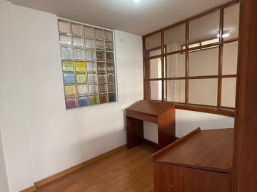 DEPARTAMENTO EN VENTA, LA MAGDALENA, QUITO, A POCOS MINUTOS DE LA PARADA DEL METRO, CORAL. CC. EL RECREO