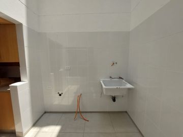 Vendo departamento de estreno, en primer piso, en el límite de La Molina (Ate) $ 94,900 dólares negociables