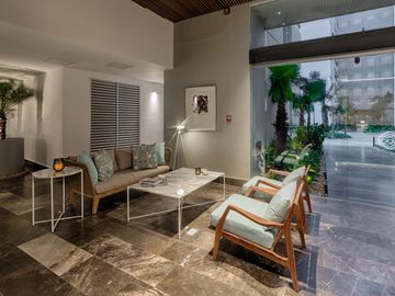 Departamento 2 recámaras en venta en torre Atrlantida, Vía Montejo