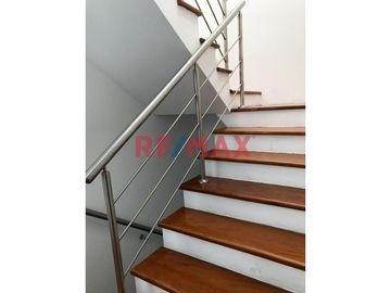 Se Vende Hermoso Duplex En La Molina