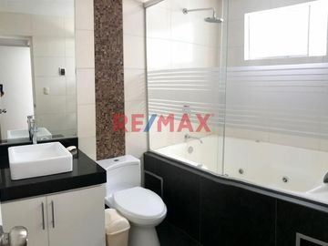 Se Vende Hermoso Duplex En La Molina