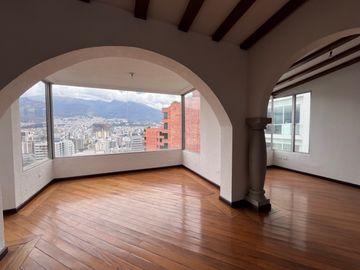 VENTA PENTHOUSE, SECTOR GONZÁLEZ SUÁREZ. 4 DORMITORIOS. 250 M² $190.000