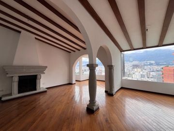 VENTA PENTHOUSE, SECTOR GONZÁLEZ SUÁREZ. 4 DORMITORIOS. 250 M² $190.000