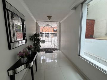 VENTA PENTHOUSE, SECTOR GONZÁLEZ SUÁREZ. 4 DORMITORIOS. 250 M² $190.000