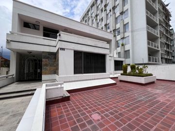VENTA PENTHOUSE, SECTOR GONZÁLEZ SUÁREZ. 4 DORMITORIOS. 250 M² $190.000