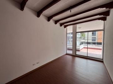 VENTA PENTHOUSE, SECTOR GONZÁLEZ SUÁREZ. 4 DORMITORIOS. 250 M² $190.000