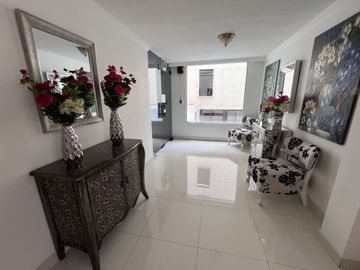 VENTA PENTHOUSE, SECTOR GONZÁLEZ SUÁREZ. 4 DORMITORIOS. 250 M² $190.000