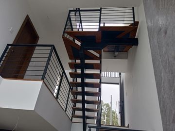 VENTA CASA A ESTRENAR SECTOR  NAYON