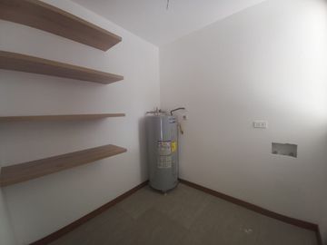 VENTA CASA A ESTRENAR SECTOR  NAYON