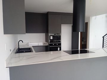 VENTA CASA A ESTRENAR SECTOR  NAYON