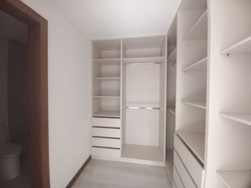 VENTA CASA A ESTRENAR SECTOR  NAYON