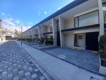VENTA CASA A ESTRENAR SECTOR  NAYON
