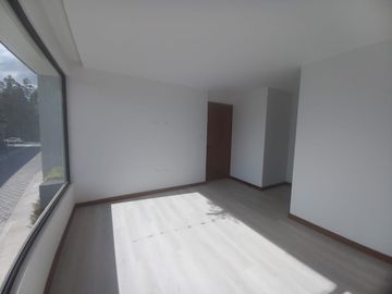 VENTA CASA A ESTRENAR SECTOR  NAYON