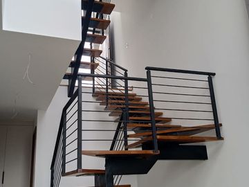 VENTA CASA A ESTRENAR SECTOR  NAYON