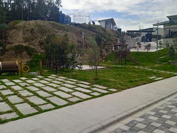 VENTA CASA A ESTRENAR SECTOR  NAYON