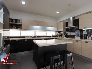 VENTA DEPARTAMENTO EN SURCO, CON VISTA AL GOLF LOS INCAS