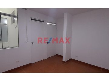 Los Olivos - Venta De Bonito Departamento