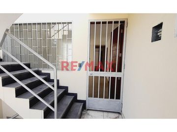 Los Olivos - Venta De Bonito Departamento
