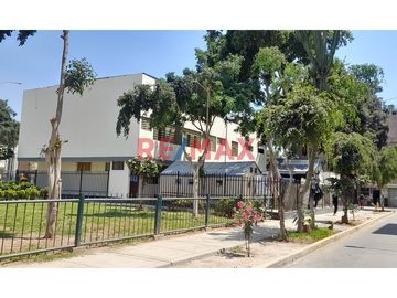 Los Olivos - Venta De Bonito Departamento