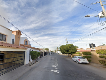 Venta De Casa, ¡¡¡Excelente Oportunidad de Invertir Inteligentemente!!! Col. Los Portales, Hermosillo, Sonora / Propiedad Adjudicada