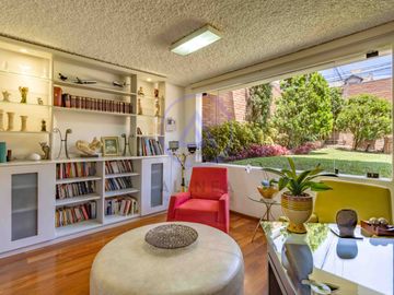 🏡 Casa con piscina en venta en Los Batallones, Surco – Exclusividad y confort