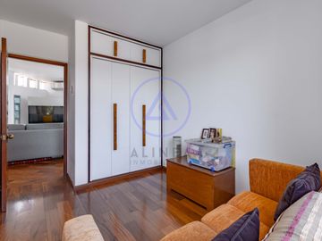 🏡 Casa con piscina en venta en Los Batallones, Surco – Exclusividad y confort