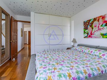 🏡 Casa con piscina en venta en Los Batallones, Surco – Exclusividad y confort