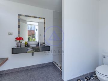🏡 Casa con piscina en venta en Los Batallones, Surco – Exclusividad y confort