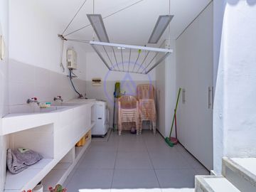 🏡 Casa con piscina en venta en Los Batallones, Surco – Exclusividad y confort