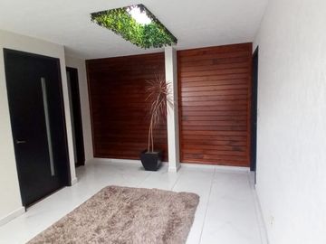 Exclusiva casa en venta zona dorada de Metepec 