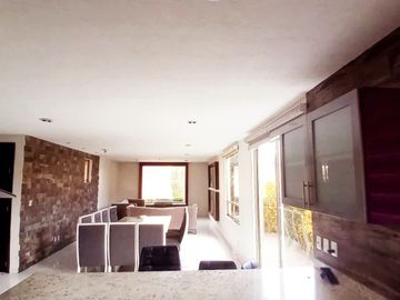 Exclusiva casa en venta zona dorada de Metepec 