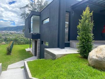 En Venta Casa Cumbaya