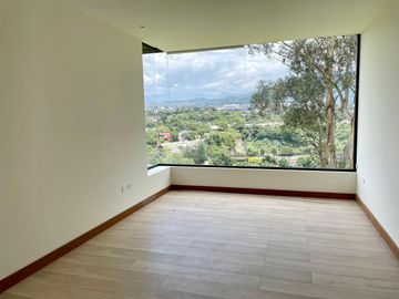 En Venta Casa Cumbaya