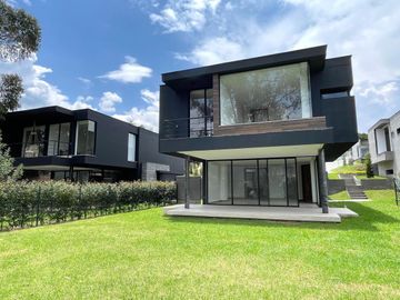 En Venta Casa Cumbaya