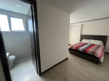 CASA DE VENTA DE TRES DORMITORIOS EN URBANIZACION ALTAVISTA DE NAYON