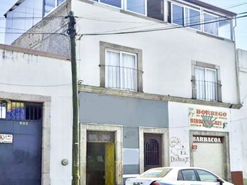 Enorme propiedad de tres niveles en venta. Corregidora Centro de Morelia.